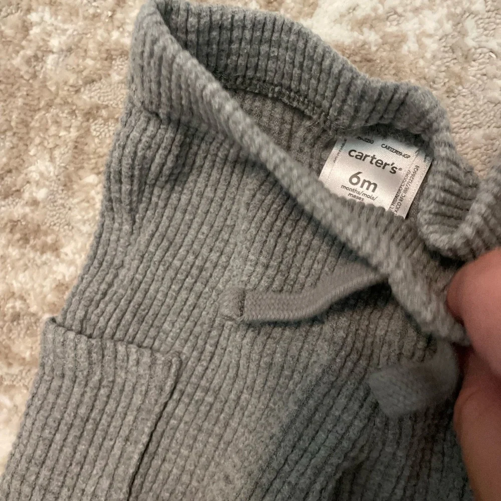 Carter's Gray and Green Kids Casual Bottoms size 6M